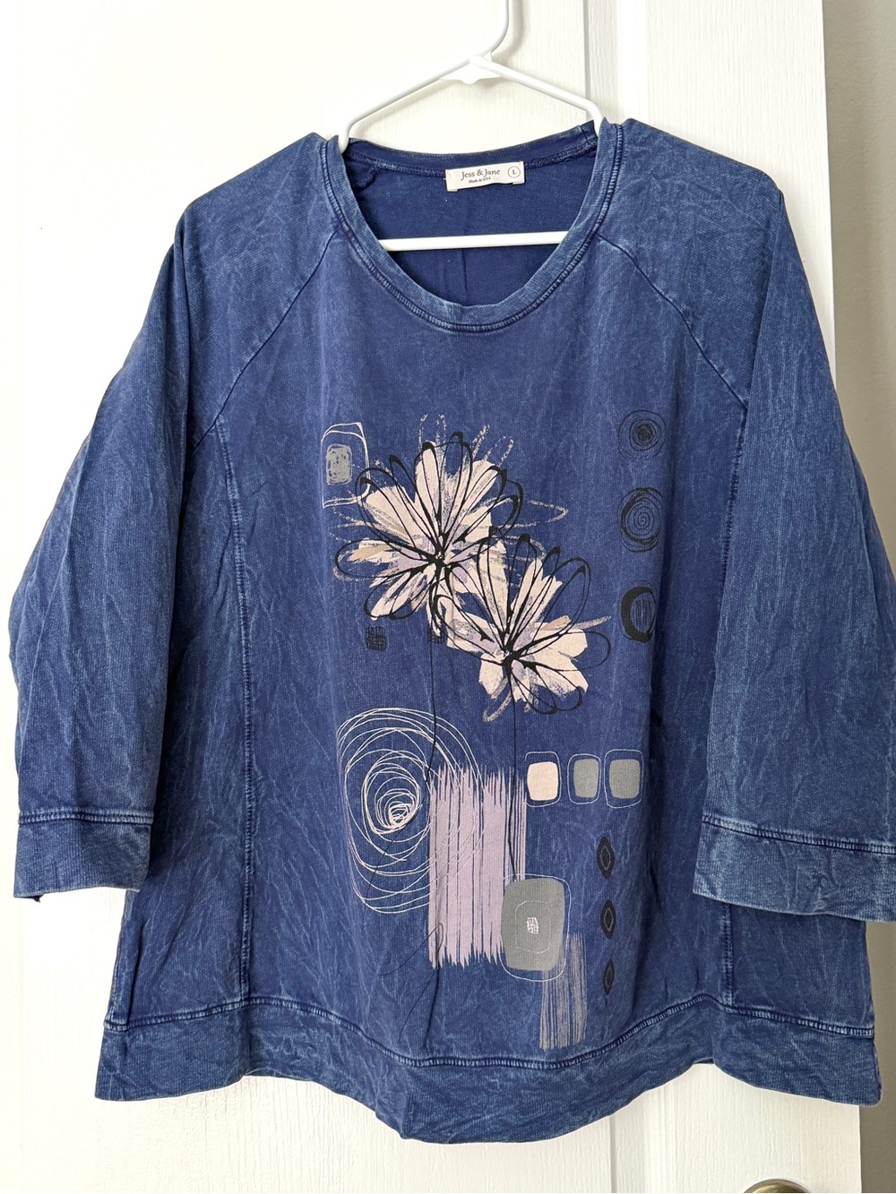 Jess & Jane Womens Top Size L Blue mineral Wash Artsy 3/4 Sleeve Mia Print shirt
